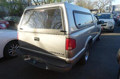 2001 Chevrolet S-10   - Photo 5 - Newark, NJ 07104