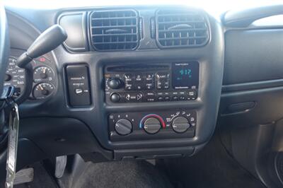 2001 Chevrolet S-10   - Photo 13 - Newark, NJ 07104