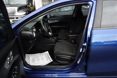 2019 Kia Forte LXS   - Photo 9 - Newark, NJ 07104