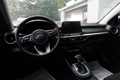 2019 Kia Forte LXS   - Photo 13 - Newark, NJ 07104