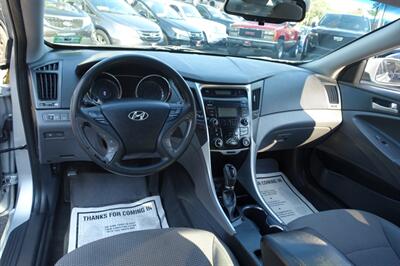 2013 Hyundai SONATA GLS   - Photo 13 - Newark, NJ 07104