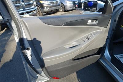 2013 Hyundai SONATA GLS   - Photo 10 - Newark, NJ 07104