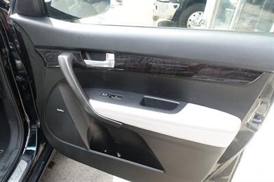 2014 Kia Sorento SX Limited - Photo 20 - Newark, NJ 07104