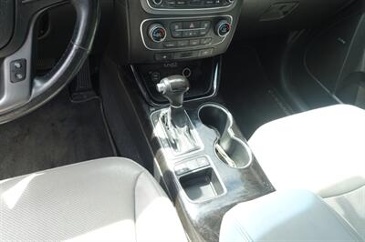 2014 Kia Sorento SX Limited - Photo 14 - Newark, NJ 07104