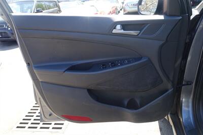 2018 Hyundai TUCSON SE - Photo 10 - Newark, NJ 07104