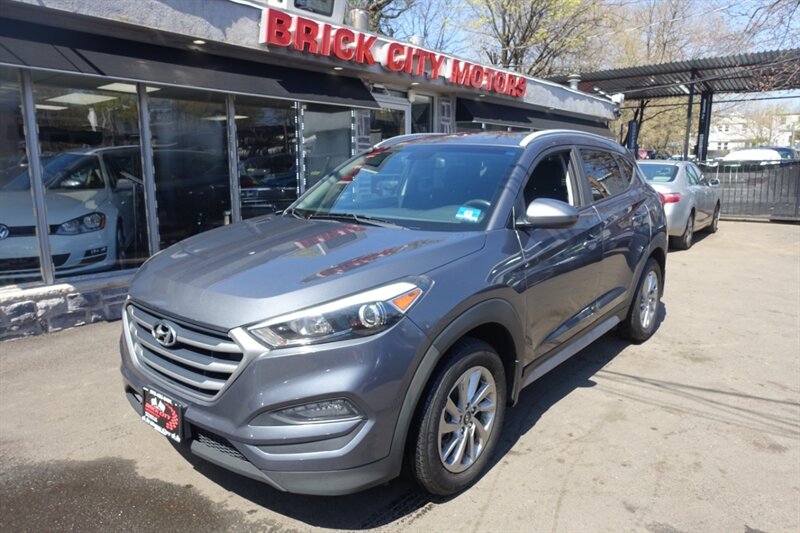 2018 Hyundai TUCSON SE  