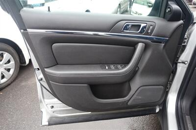 2009 Lincoln MKS   - Photo 10 - Newark, NJ 07104