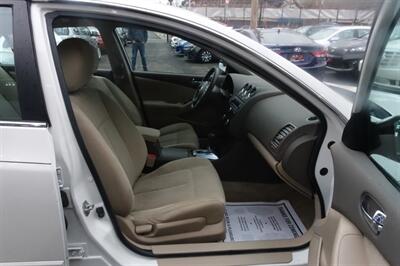 2012 Nissan Altima 2.5 S   - Photo 14 - Newark, NJ 07104