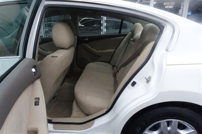 2012 Nissan Altima 2.5 S   - Photo 11 - Newark, NJ 07104