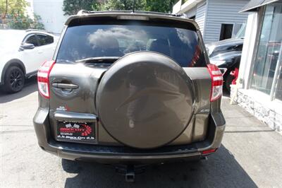2012 Toyota RAV4   - Photo 7 - Newark, NJ 07104