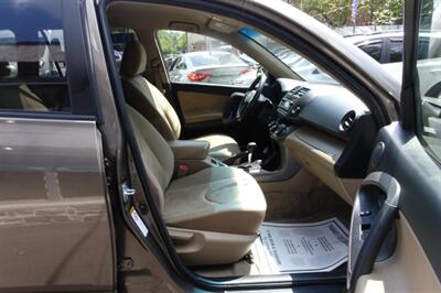2012 Toyota RAV4   - Photo 14 - Newark, NJ 07104