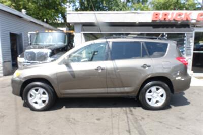 2012 Toyota RAV4   - Photo 4 - Newark, NJ 07104