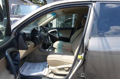 2012 Toyota RAV4   - Photo 9 - Newark, NJ 07104