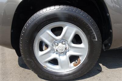 2012 Toyota RAV4   - Photo 20 - Newark, NJ 07104