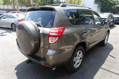2012 Toyota RAV4   - Photo 8 - Newark, NJ 07104