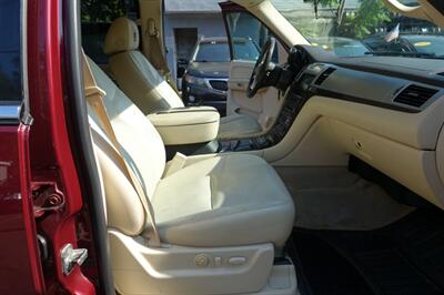 2008 Cadillac Escalade   - Photo 16 - Newark, NJ 07104