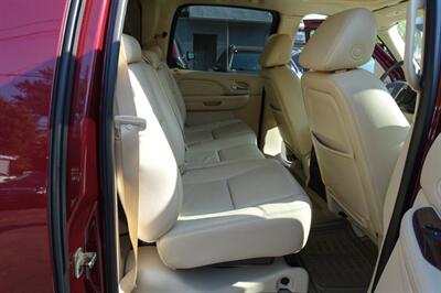 2008 Cadillac Escalade   - Photo 18 - Newark, NJ 07104