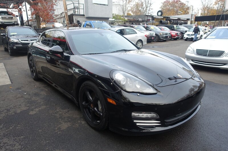 2013 Porsche Panamera 4S photo 2