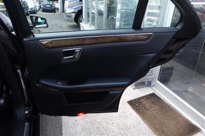 2011 Mercedes-Benz E 350 Luxury 4MATIC   - Photo 17 - Newark, NJ 07104