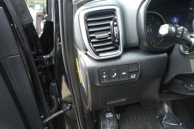 2020 Kia Sportage EX - Photo 24 - Newark, NJ 07104