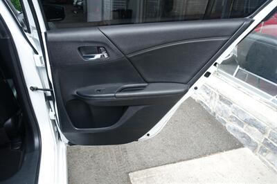 2016 Honda Accord Sport   - Photo 17 - Newark, NJ 07104