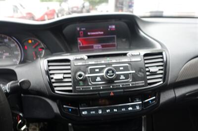 2016 Honda Accord Sport   - Photo 18 - Newark, NJ 07104