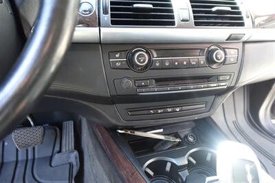 2012 BMW X5 xDrive35i - Photo 26 - Newark, NJ 07104