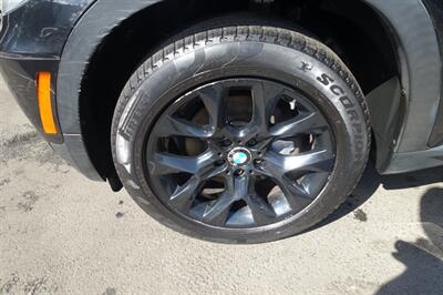 2012 BMW X5 xDrive35i - Photo 23 - Newark, NJ 07104