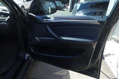 2012 BMW X5 xDrive35i - Photo 18 - Newark, NJ 07104