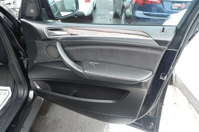 2012 BMW X5 xDrive35i   - Photo 18 - Newark, NJ 07104