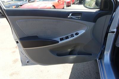 2013 Hyundai ACCENT GLS - Photo 10 - Newark, NJ 07104