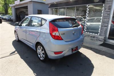 2013 Hyundai ACCENT GLS - Photo 6 - Newark, NJ 07104
