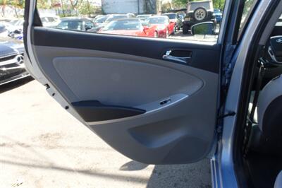 2013 Hyundai ACCENT GLS - Photo 12 - Newark, NJ 07104
