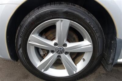 2015 Volkswagen Passat 1.8T S   - Photo 21 - Newark, NJ 07104
