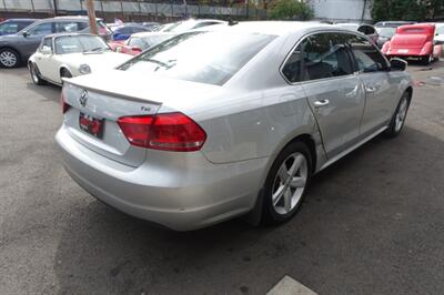 2015 Volkswagen Passat 1.8T S   - Photo 8 - Newark, NJ 07104