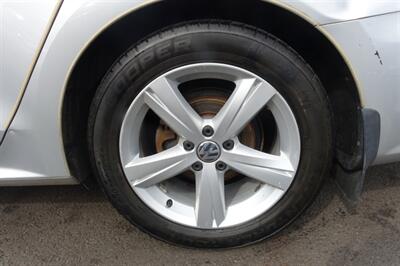 2015 Volkswagen Passat 1.8T S   - Photo 23 - Newark, NJ 07104