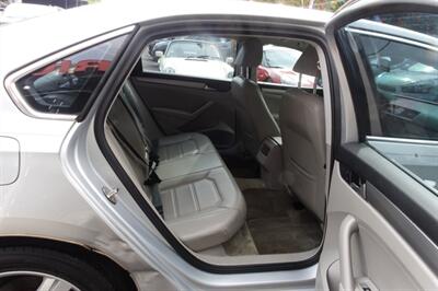 2015 Volkswagen Passat 1.8T S   - Photo 16 - Newark, NJ 07104