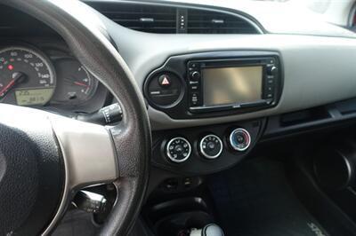 2015 Toyota Yaris 3-Door LE - Photo 13 - Newark, NJ 07104