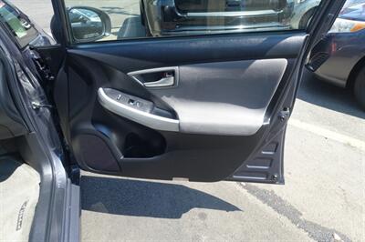 2014 Toyota Prius   - Photo 15 - Newark, NJ 07104