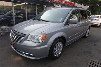 2015 Chrysler Town & Country Touring   - Photo 1 - Newark, NJ 07104