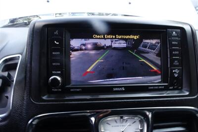 2015 Chrysler Town & Country Touring   - Photo 16 - Newark, NJ 07104