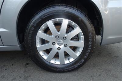 2015 Chrysler Town & Country Touring   - Photo 23 - Newark, NJ 07104