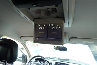 2015 Chrysler Town & Country Touring   - Photo 18 - Newark, NJ 07104