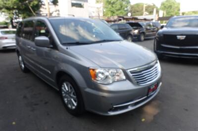 2015 Chrysler Town & Country Touring   - Photo 3 - Newark, NJ 07104