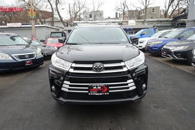 2017 Toyota Highlander XLE   - Photo 2 - Newark, NJ 07104