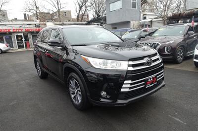 2017 Toyota Highlander XLE   - Photo 3 - Newark, NJ 07104