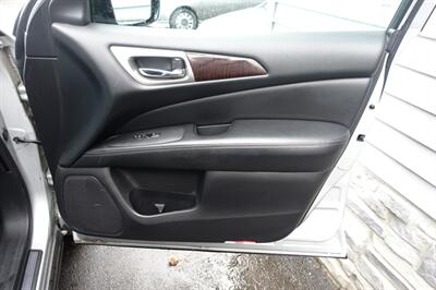 2013 Nissan Pathfinder SL - Photo 16 - Newark, NJ 07104