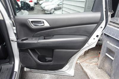 2013 Nissan Pathfinder SL - Photo 18 - Newark, NJ 07104