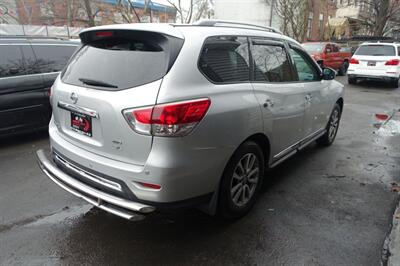 2013 Nissan Pathfinder SL - Photo 8 - Newark, NJ 07104