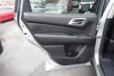 2013 Nissan Pathfinder SL - Photo 12 - Newark, NJ 07104